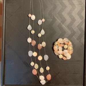 Necklace and bracelet set